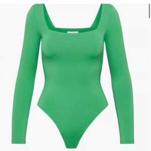 Babaton Aritzia sz S Squareneck Longsleeve Bodysuit Green